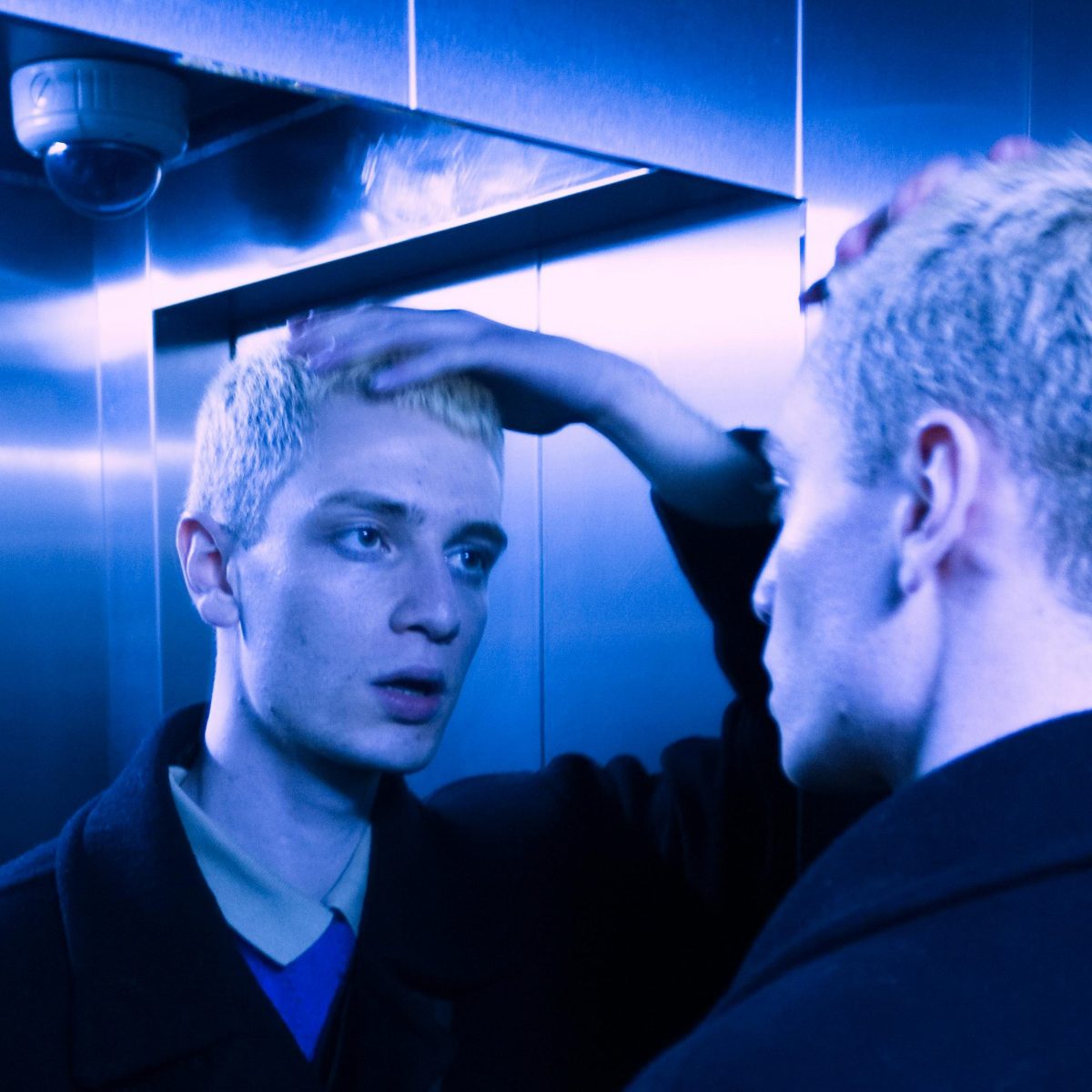 ‘SAÇLARIM DÖKÜLÜYOR’