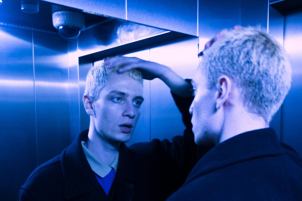 ‘SAÇLARIM DÖKÜLÜYOR’